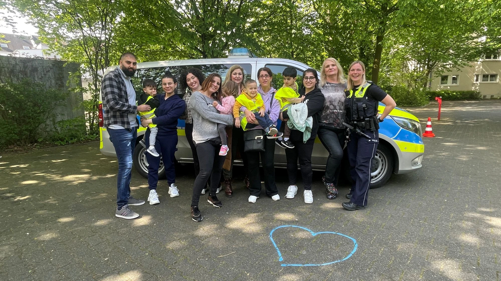 Integration in Kommunen - Kinderstube Gelsenkirchen hat Besuch von der Polizei