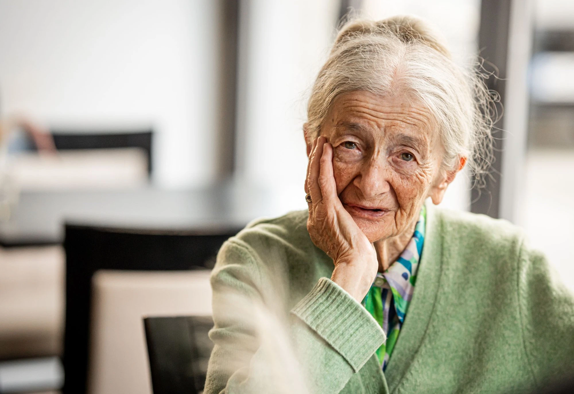 Henriette Kretz nachdenklich